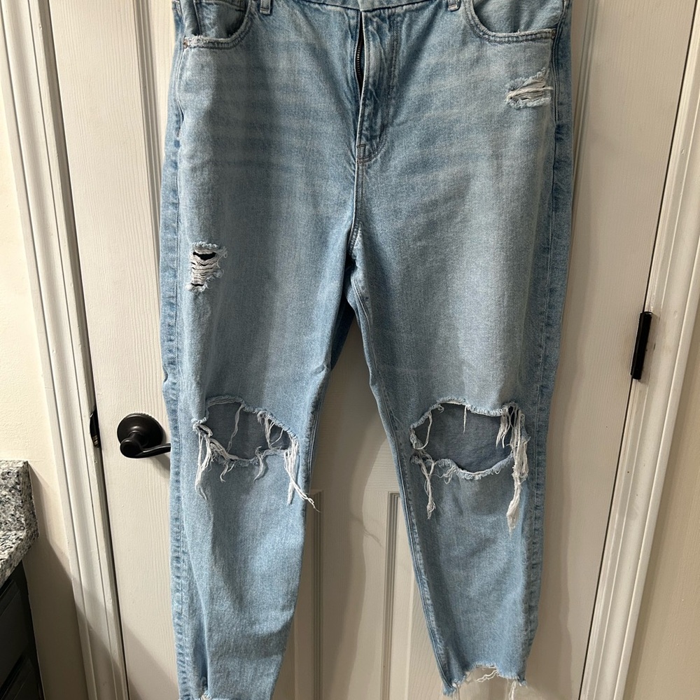 American Eagle Outfitters Curvy Mom Jean